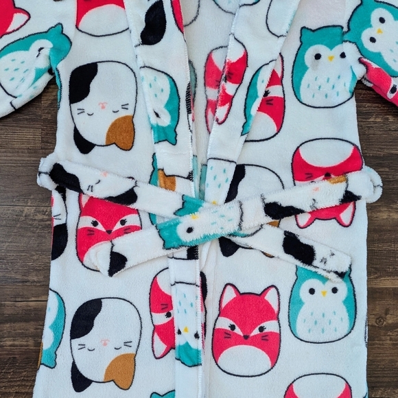 Squishmallows Robe - Picture 3 of 8